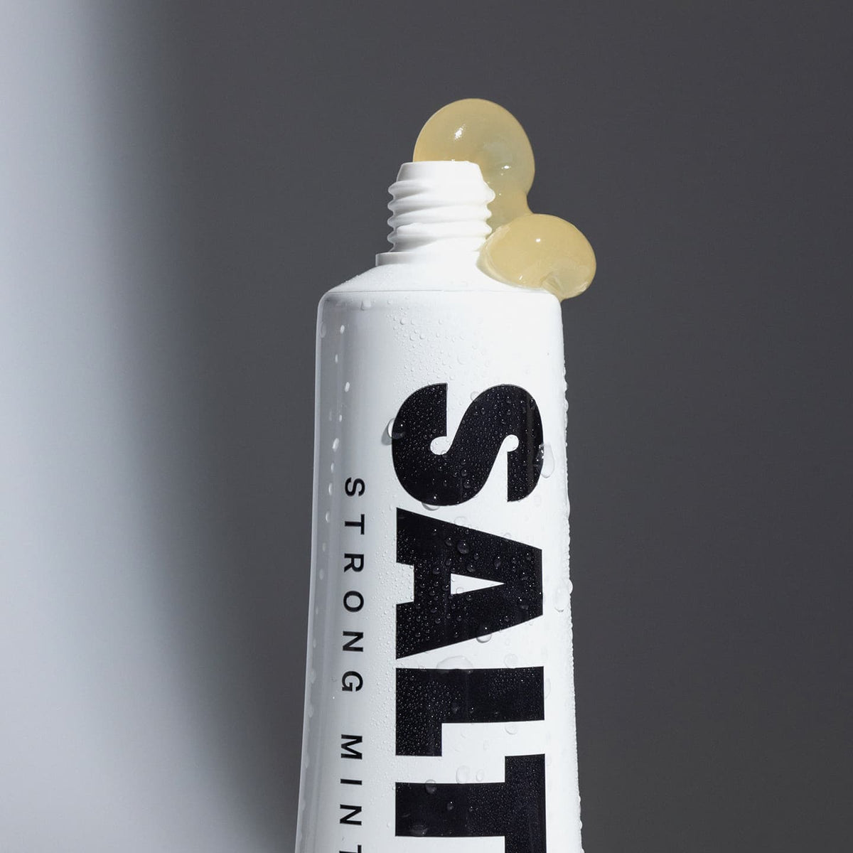 Zahnpasta Black Gray Salt