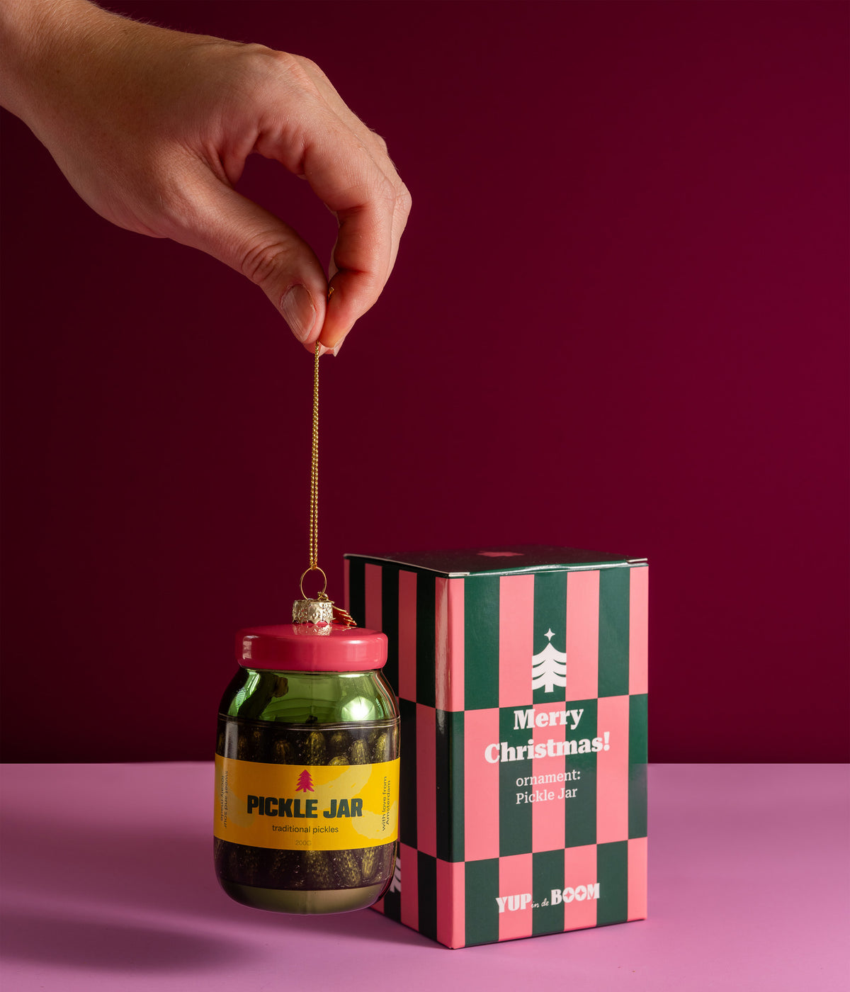 Yup in de boom Christbaumschmuck Pickle Jar, an der Schnur gehalten, mit Verpackung