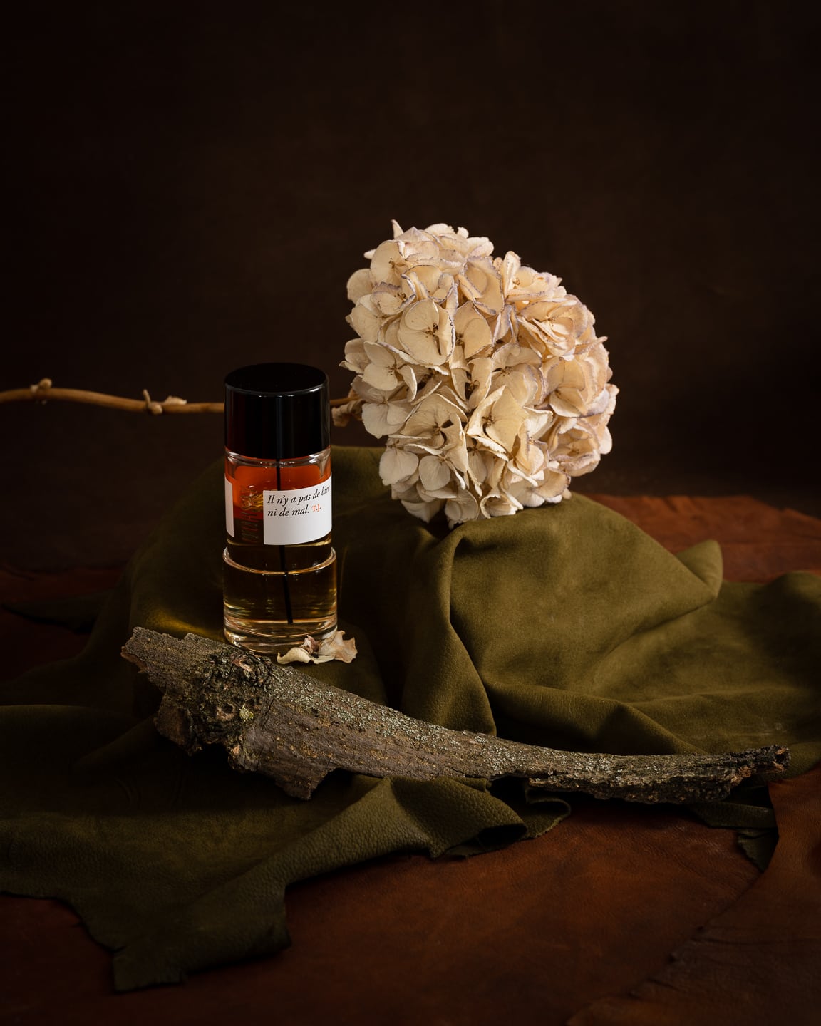Eau de Parfum T.J. Il n'y a pas de bien ni de mal