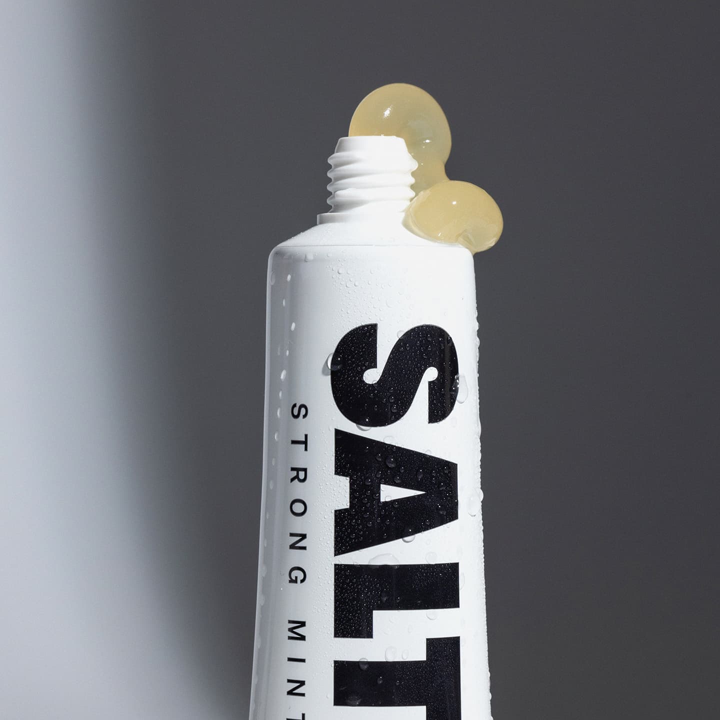 Zahnpasta Black Gray Salt